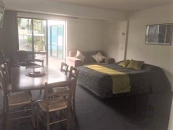 Four Seasons Motel