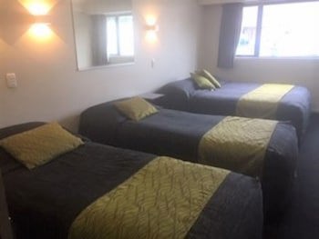 Four Seasons Motel