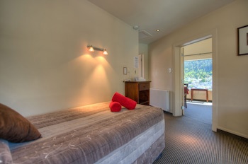 Four Seasons Motel