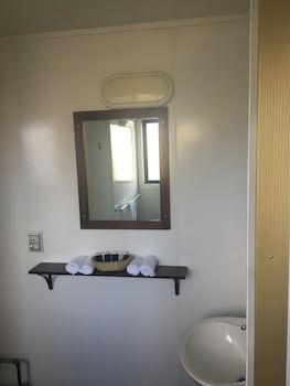 Four Seasons Motel