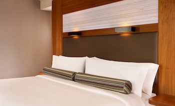 Aloft London Excel