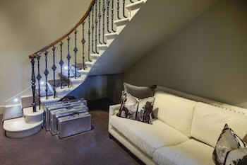 Clarendon Luxury Apartments