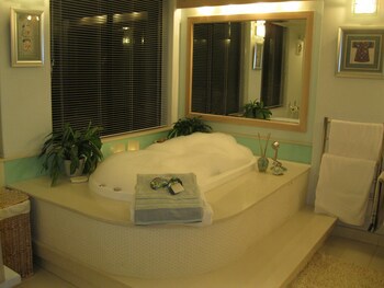 185 On Beach Boutique Suites And Apartments