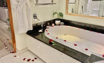 185 On Beach Boutique Suites And Apartments