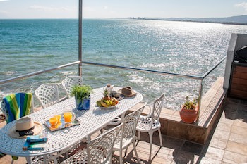 185 On Beach Boutique Suites And Apartments