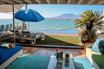 185 On Beach Boutique Suites And Apartments