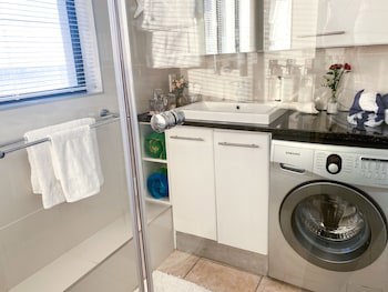 185 On Beach Boutique Suites And Apartments
