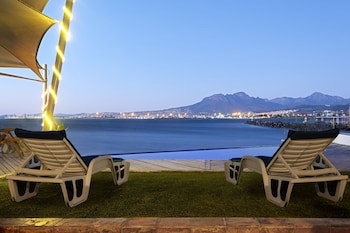 185 On Beach Boutique Suites And Apartments