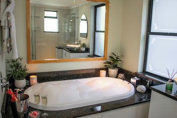 185 On Beach Boutique Suites And Apartments