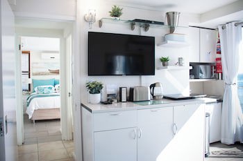 185 On Beach Boutique Suites And Apartments