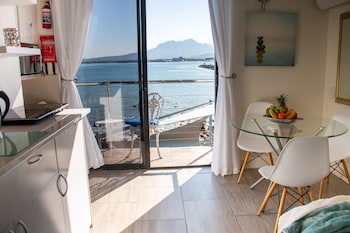 185 On Beach Boutique Suites And Apartments
