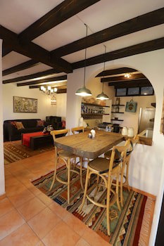 Casa Mia Suites