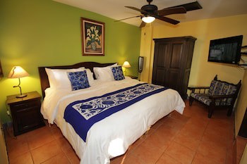 Casa Mia Suites