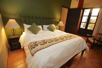 Casa Mia Suites