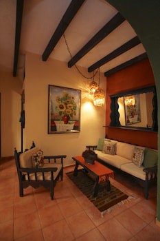 Casa Mia Suites