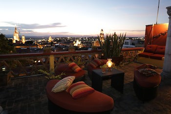 Casa Mia Suites