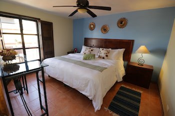Casa Mia Suites