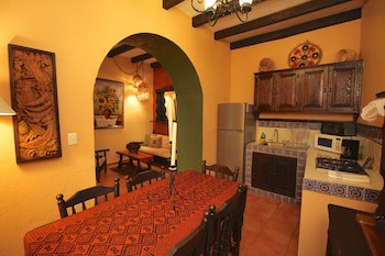 Casa Mia Suites