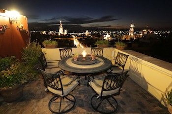 Casa Mia Suites