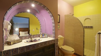 Casa Mia Suites