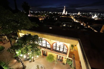 Casa Mia Suites