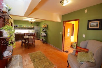 Casa Mia Suites