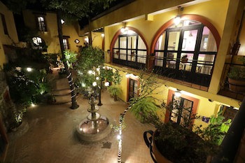 Casa Mia Suites