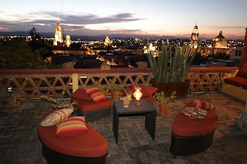 Casa Mia Suites