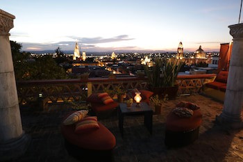 Casa Mia Suites