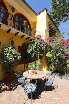 Casa Mia Suites