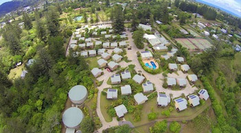 Governor's Lodge Resort Hotel