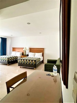 Hotel Embajadores