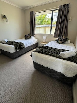 Centre Court Motel