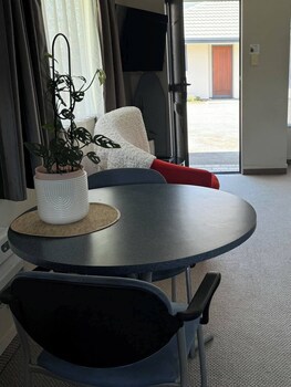 Centre Court Motel