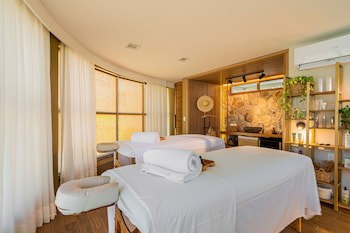 Carmel Charme Resort