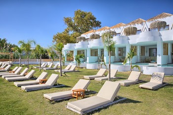 Alia Luxury Suites And Spa