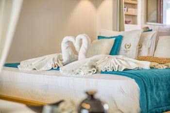 Alia Luxury Suites And Spa