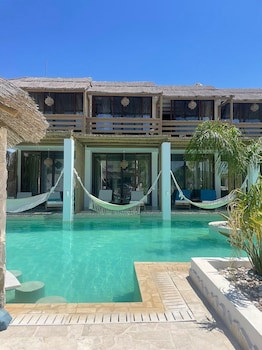 Alia Luxury Suites And Spa