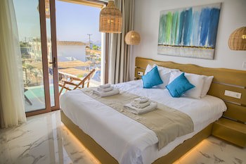 Alia Luxury Suites And Spa