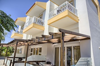 Alia Luxury Suites And Spa