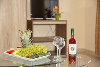 Alia Luxury Suites And Spa