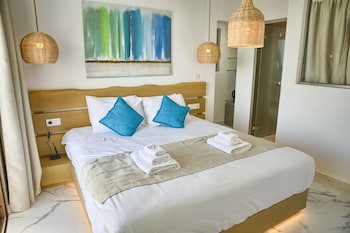 Alia Luxury Suites And Spa