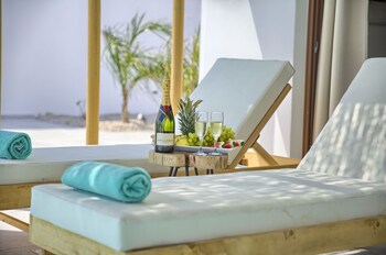 Alia Luxury Suites And Spa