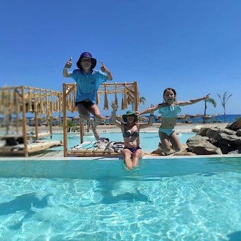 Alia Luxury Suites And Spa