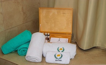 Alia Luxury Suites And Spa
