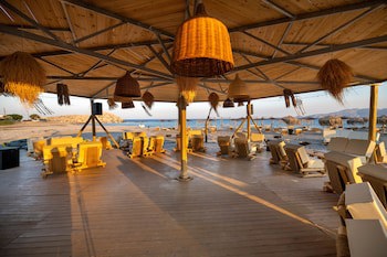 Alia Luxury Suites And Spa