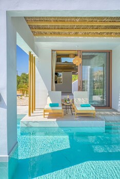 Alia Luxury Suites And Spa