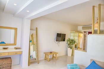 Alia Luxury Suites And Spa