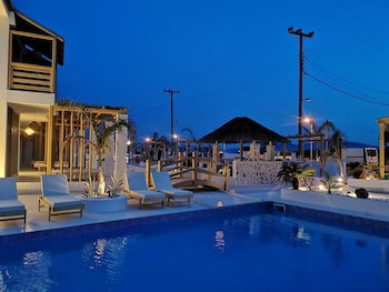 Alia Luxury Suites And Spa