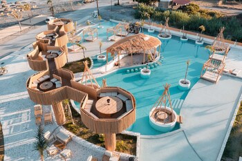 Alia Luxury Suites And Spa